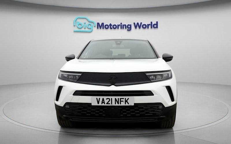 Used Vauxhall Mokka SRi 131 HP (96 kW) 2021 White SUV