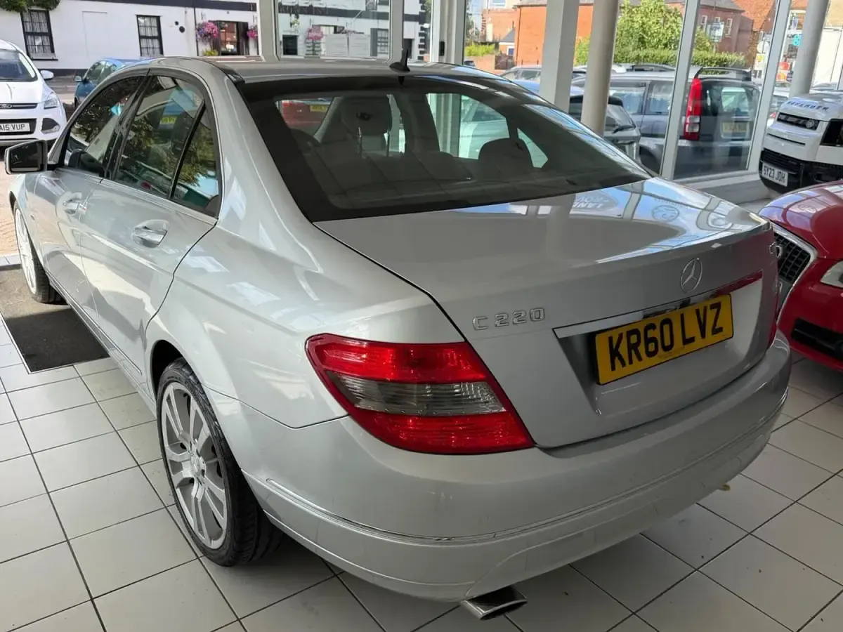 Used Mercedes C220 Elegance 167 HP (122 kW) 2011 Silver Sedan