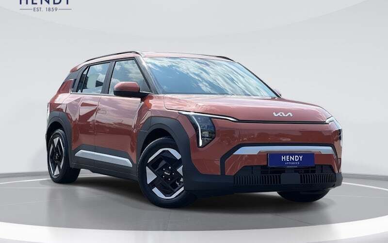 Used 2025 Kia EV3 Air SUV | £31,999 (Super price) - Image 1/4