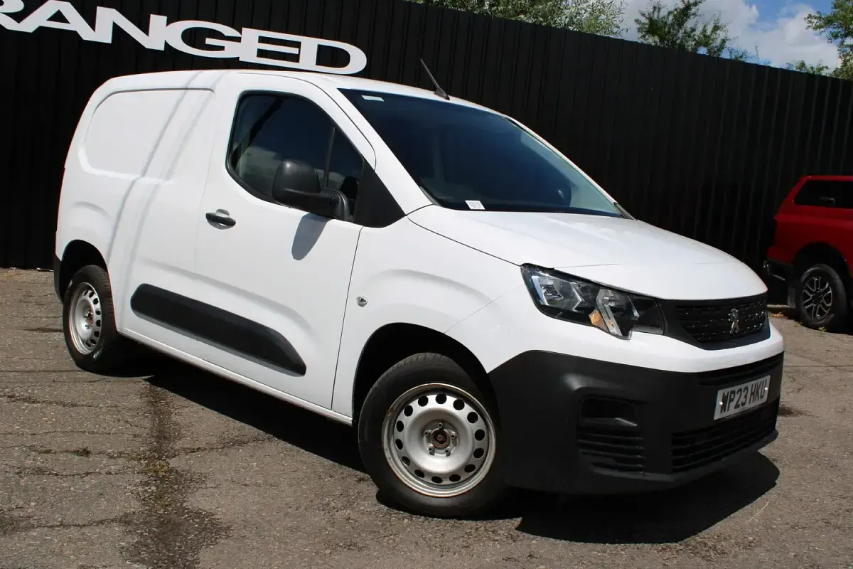 Used Peugeot Partner Premium 102 HP (75 kW) 2023 White MPV