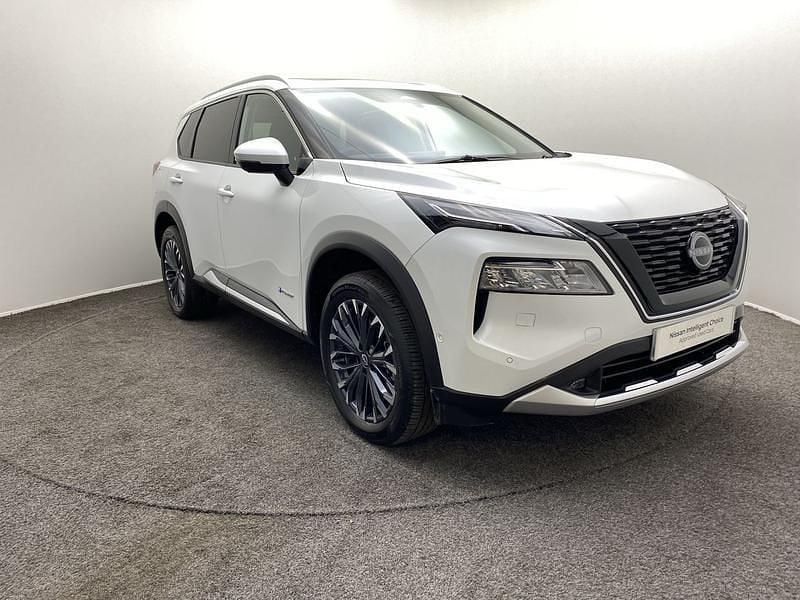 Pearl white Used 2025 Nissan X-Trail Tekna SUV | £39,990 - Image 1/4