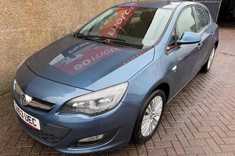 Used Vauxhall Astra 2013 Blue Hatchback