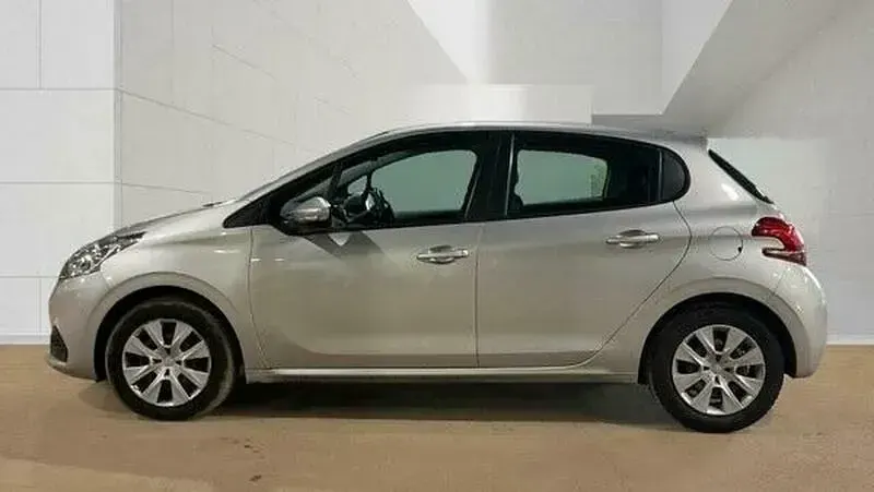 Used Peugeot 208 Access 68 HP (50 kW) 2015 Silver Hatchback