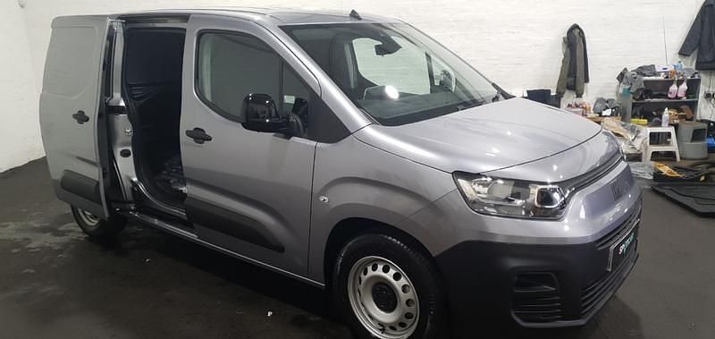 Used Fiat e-Doblò L2 50 kWh 100 kW (136 HP) 2023 Maestro grey MPV