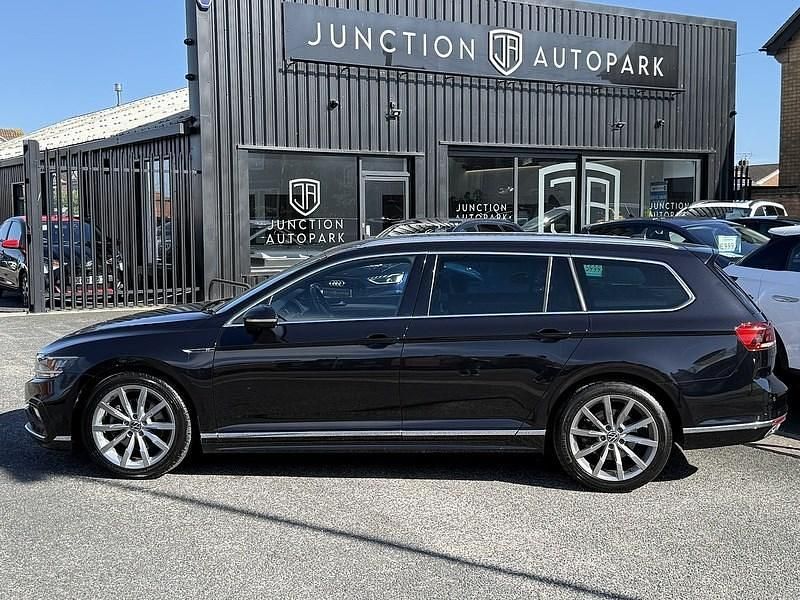 Used VW Passat R-line 150 HP (110 kW) 2021 Black Estate