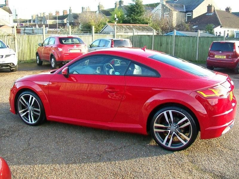 Used Audi TT S-Line 180 HP (132 kW) 2018 Red Coupe