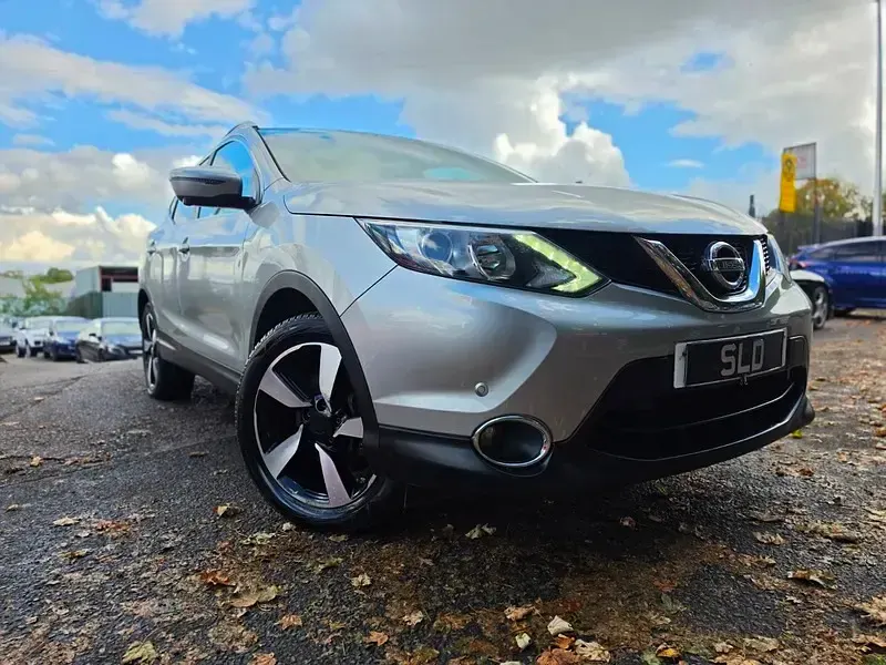 Used Nissan Qashqai N-TEC 115 HP (84 kW) 2016 Silver SUV