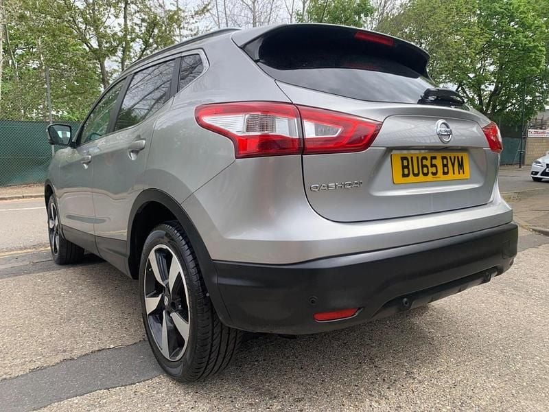 Used Nissan Qashqai N-TEC 115 HP (84 kW) 2015 Silver SUV