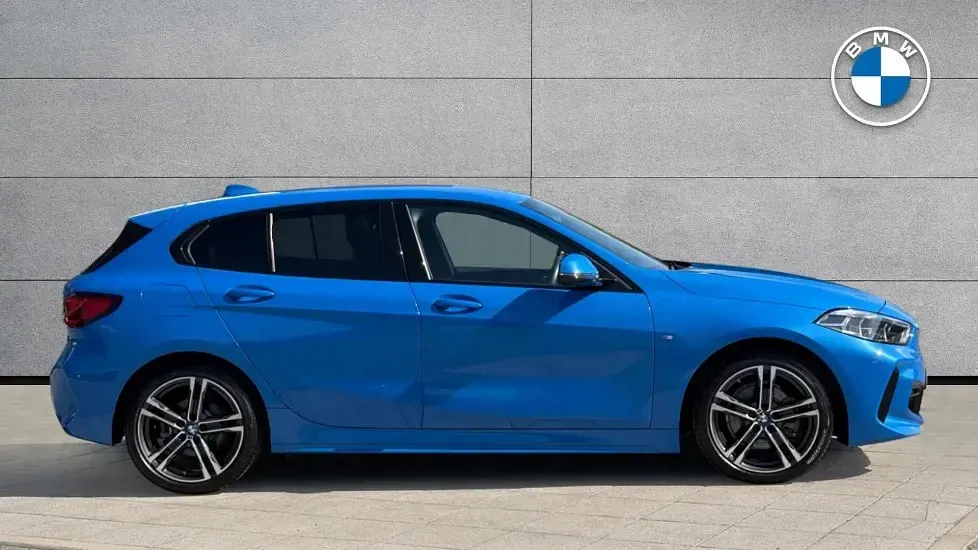 Gebraucht BMW 118 M Sport 134 PS (98 kW) 2024 Blau Kleinwagen