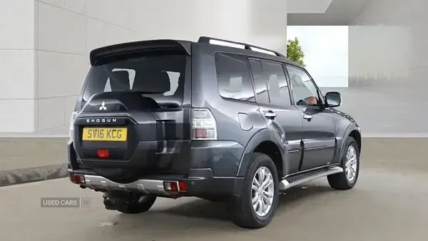 Used Mitsubishi Shogun 187 HP (137 kW) 2016 Grey SUV