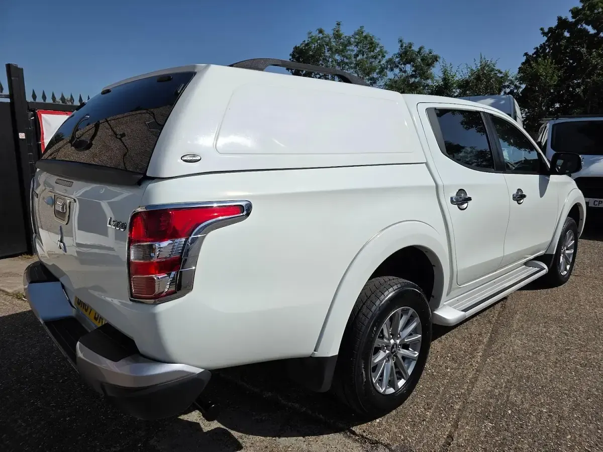 Used Mitsubishi L200 181 HP (133 kW) 2017 White Pickup