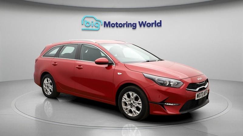 Used Kia Ceed 2024 Red Hatchback
