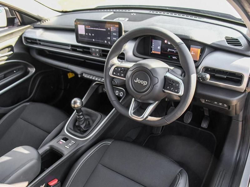 Used Jeep Avenger Summit 100 HP (73 kW) 2025 Grey SUV