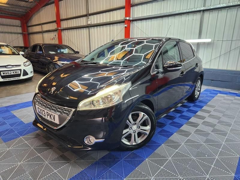 Used Peugeot 208 Allure 82 HP (60 kW) 2013 Black Hatchback