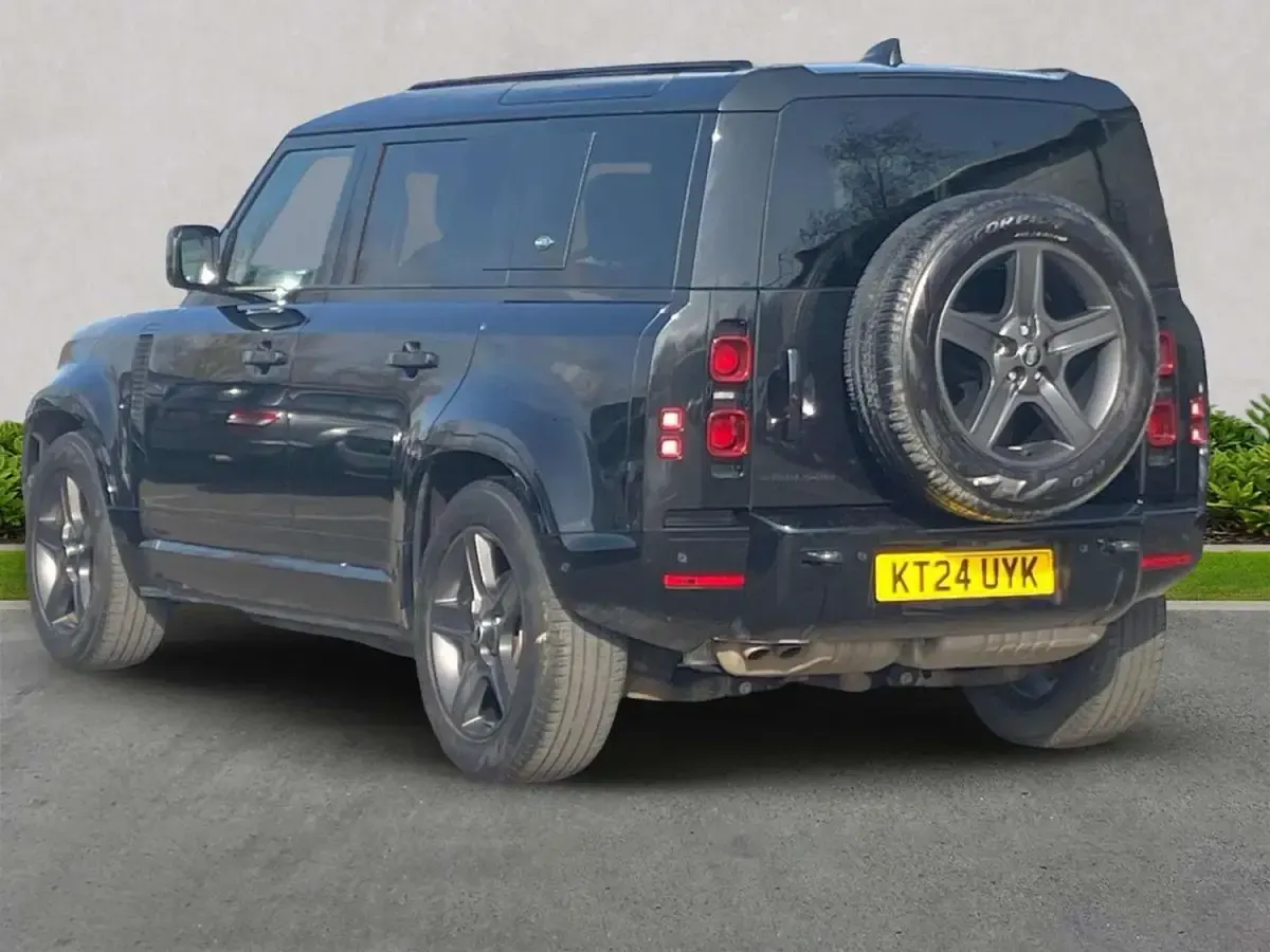 Usado Land Rover Defender SE Dynamic 2024 Preto SUV