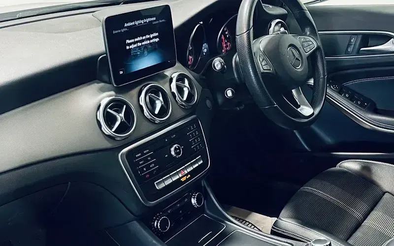 Used Mercedes GLA180 Urban 122 HP (89 kW) 2020 SUV