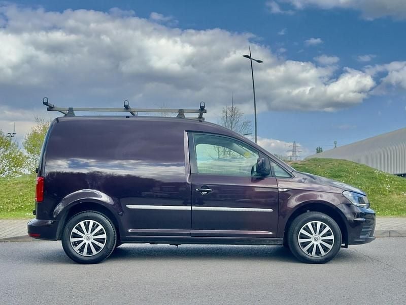 Used VW Caddy Trendline 102 HP (75 kW) 2017 Purple MPV