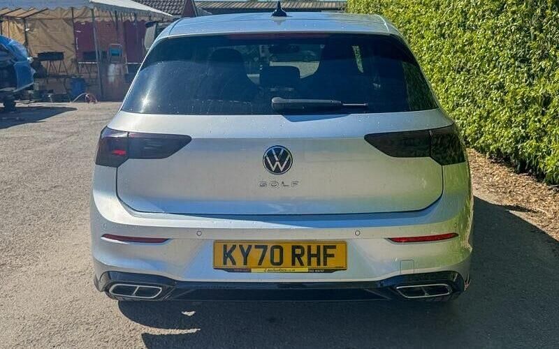 Usado VW Golf VIII R-line 131 HP (96 kW) 2024 Citadino