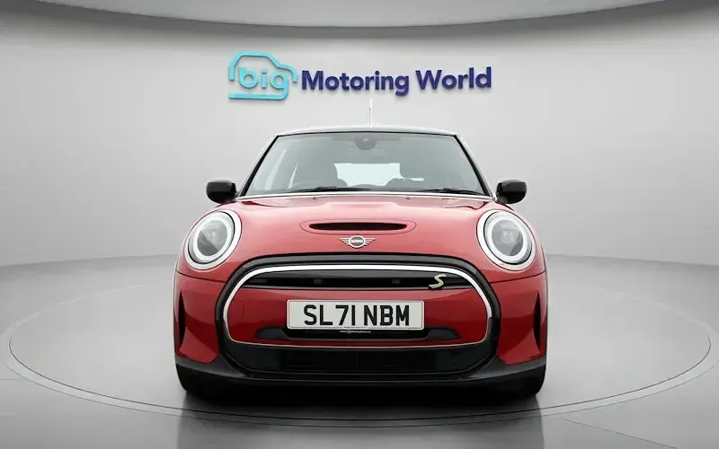 Used Mini Cooper Level 2 135 kW (184 HP) 2023 Hatchback