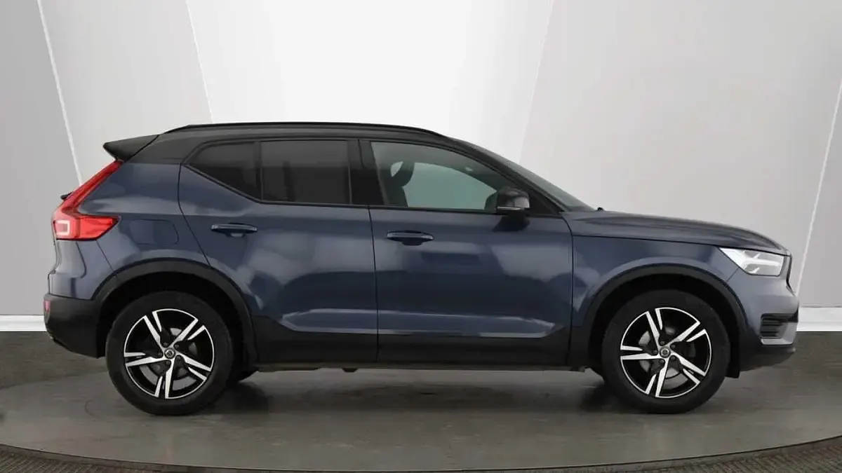 Used Volvo XC40 R-Design 161 HP (118 kW) 2022 Blue SUV