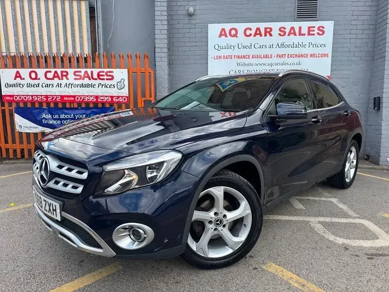 Used Mercedes GLA200 136 HP (100 kW) 2018 Blue SUV