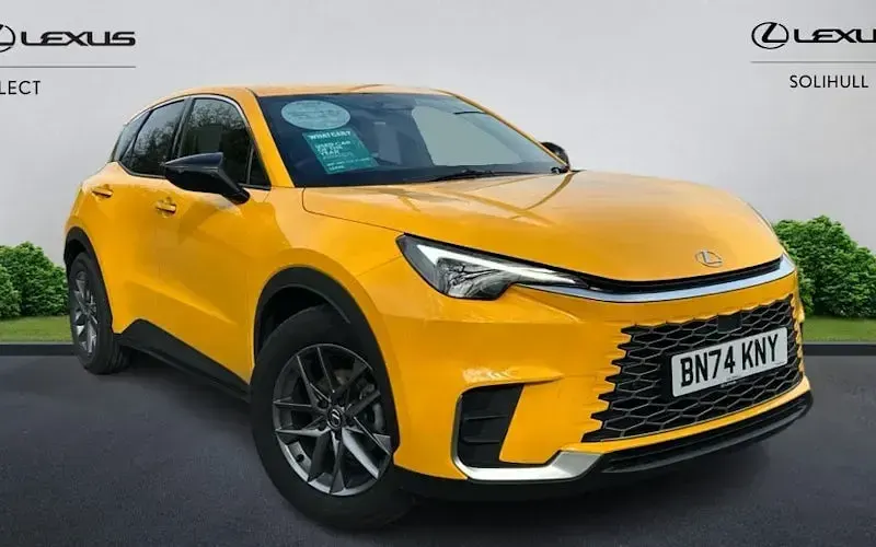 Used Lexus LBX 136 HP (100 kW) 2024 SUV