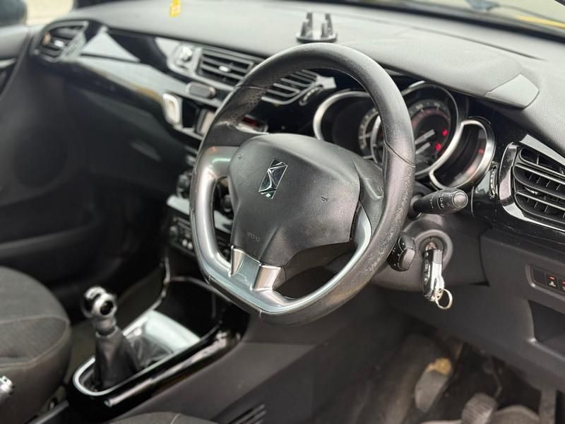 Usado Citroën DS3 2012 Amarelo Citadino