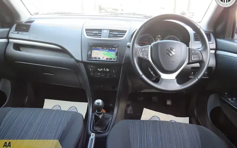 Używany Suzuki Swift SZ4 94 KM (69 kW) 2016 Czerwony Hatchback