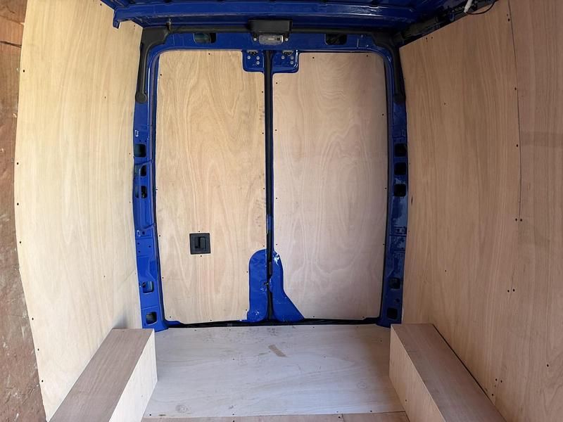 Used Mercedes Sprinter 143 HP (105 kW) 2019 Blue Van