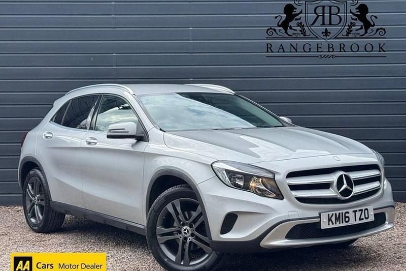 Silver Used 2016 Mercedes GLA200 SUV | £9,799 (Good price) - Image 1/1