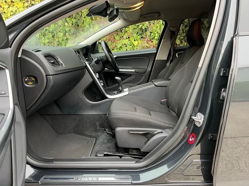 Used Volvo V60 Business Edition 190 HP (139 kW) 2015 Grey Estate