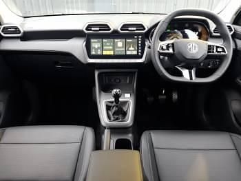 New MG ZS SE 115 HP (84 kW) 2025 Solid  arctic white Hatchback