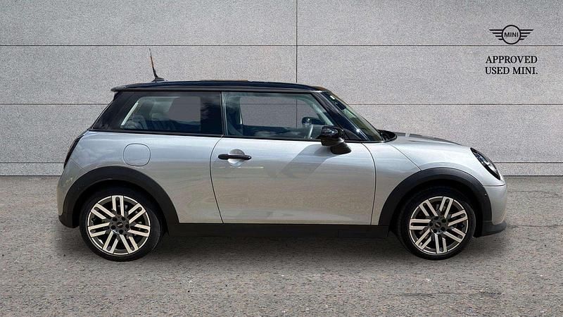 Used Mini Cooper Hatch 113 kW (154 HP) 2025 Silver Hatchback