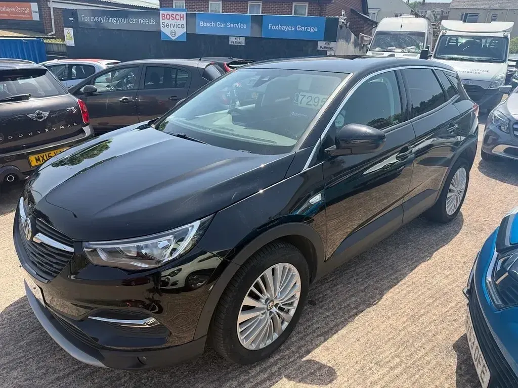 Used Vauxhall Grandland X S 120 HP (88 kW) 2018 Black SUV