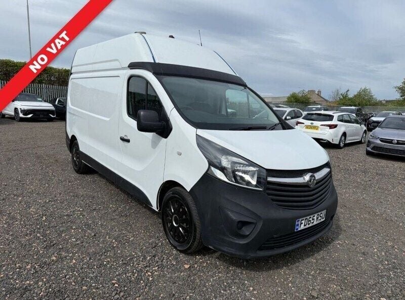 White Used 2015 Vauxhall Vivaro S MPV | £6,695 (Good price) - Image 1/4