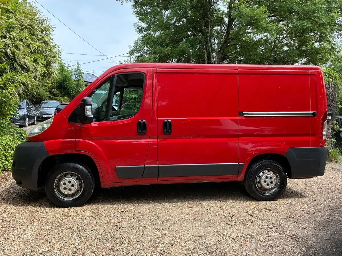 Used Citroën Relay 110 HP (80 kW) 2013 Red Van