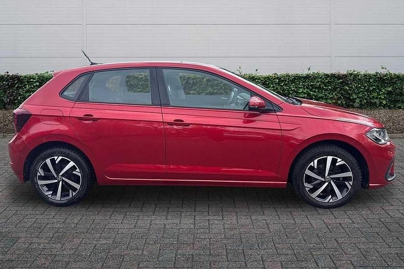 Used VW Polo Life 95 HP (69 kW) 2022 Red Hatchback