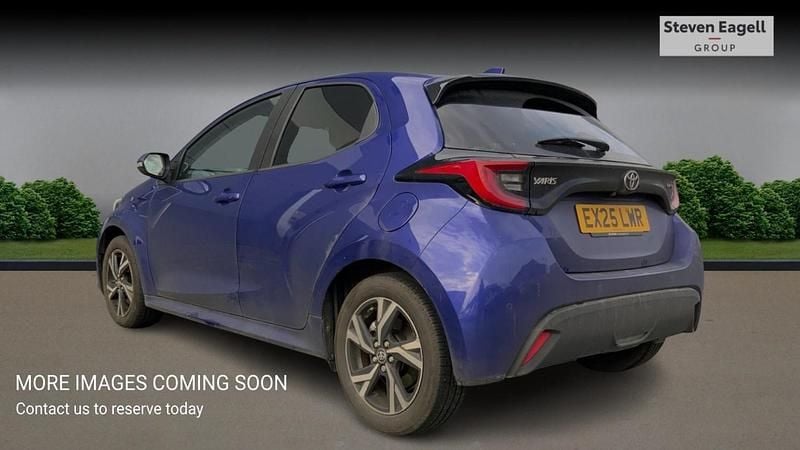 Used Toyota Yaris Hybrid Design 116 HP (85 kW) 2025 Blue Hatchback