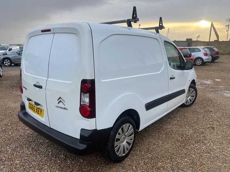 Used Citroën Berlingo 75 HP (55 kW) 2015 White MPV