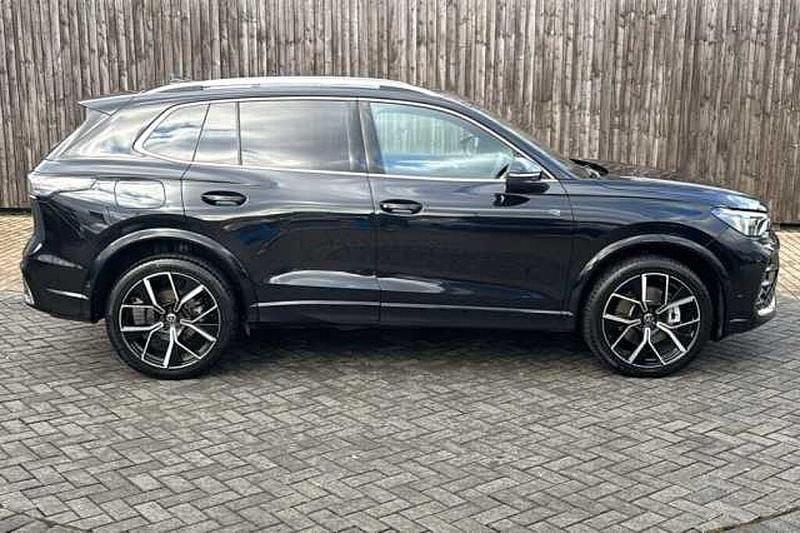 Used VW Tiguan R-line 204 HP (150 kW) 2024 Black SUV