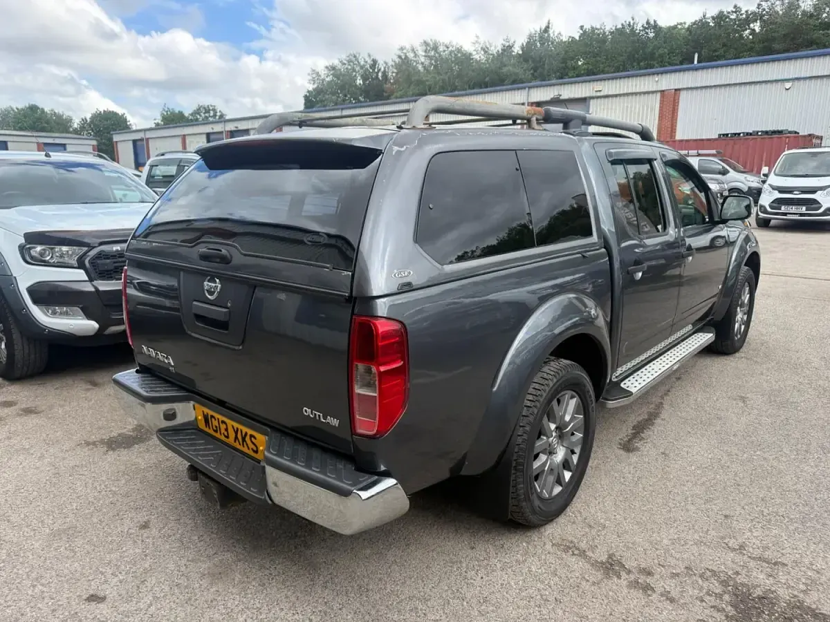 Used Nissan Navara 2013 Grey Pickup