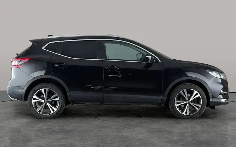 Used Nissan Qashqai N-Connecta 116 HP (85 kW) 2018 Black SUV