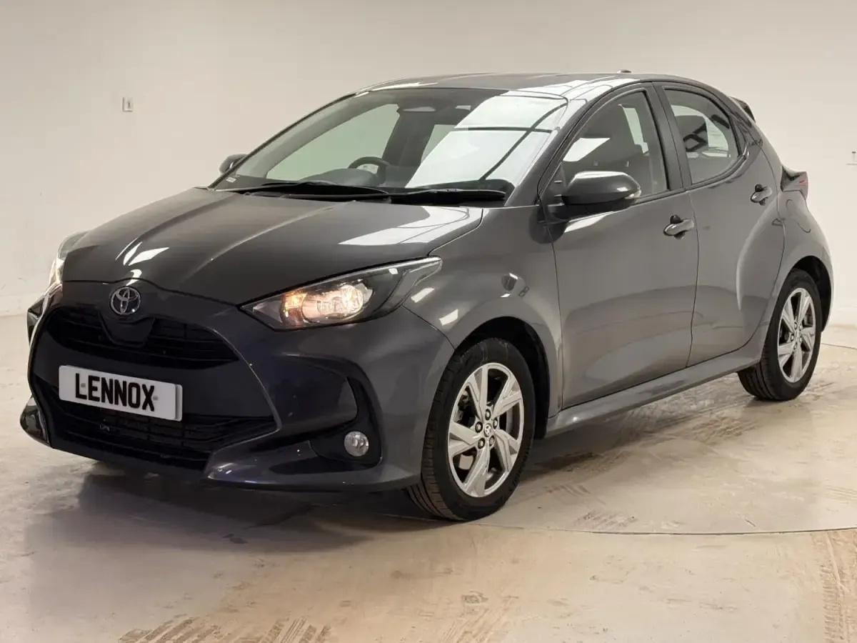 Second-hand Toyota Yaris Hybrid 2024 Gri Hatchback