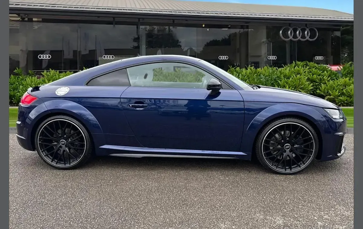 Begagnad Audi TTS Black Edition 320 HK (235 kW) 2022 Blå Sportkupé