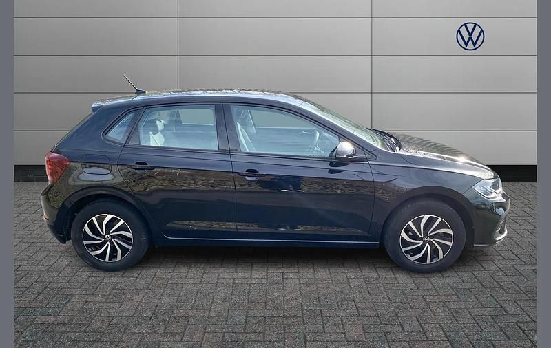 Used VW Polo Life 94 HP (69 kW) 2022 White Hatchback