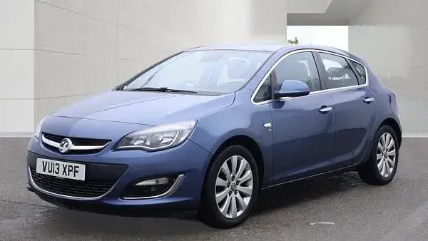 Used Vauxhall Astra Elite 165 HP (121 kW) 2013 Blue Hatchback