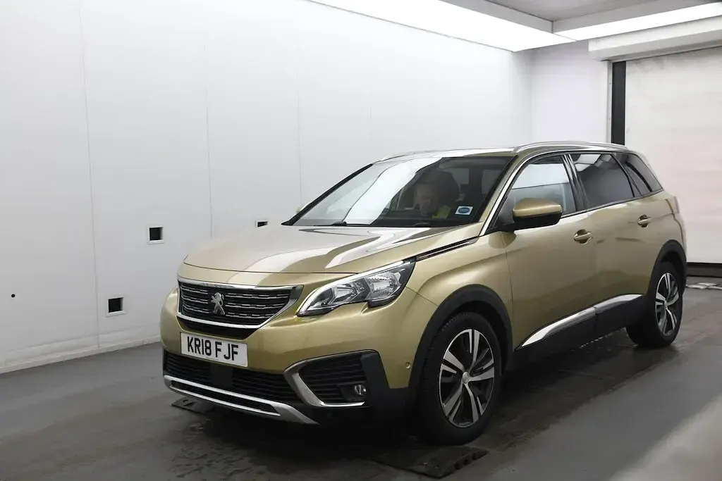 Used Peugeot 5008 Allure 120 HP (88 kW) 2018 Gold SUV