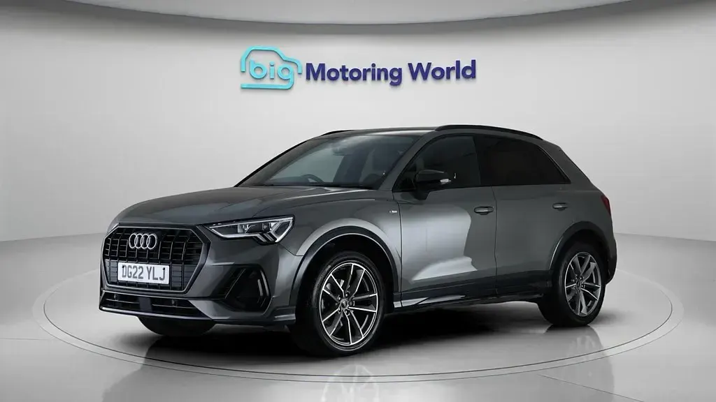 Używany Audi Q3 Black Edition 150 KM (110 kW) 2022 Szary SUV