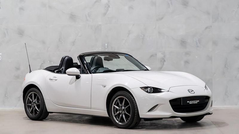 Usado Mazda MX5 Exclusive-Line 132 HP (97 kW) 2023 Branco Cabrios