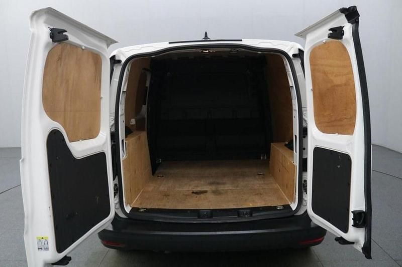 Used VW Caddy 102 HP (75 kW) 2022 White MPV